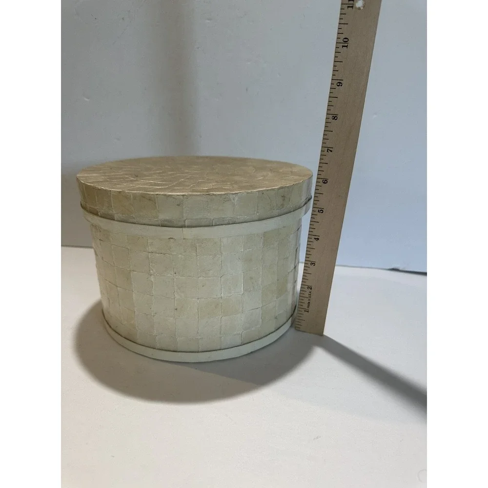 Round mother of‎ pearl outter cardbox Vintage luxurious storage Crate with Lid